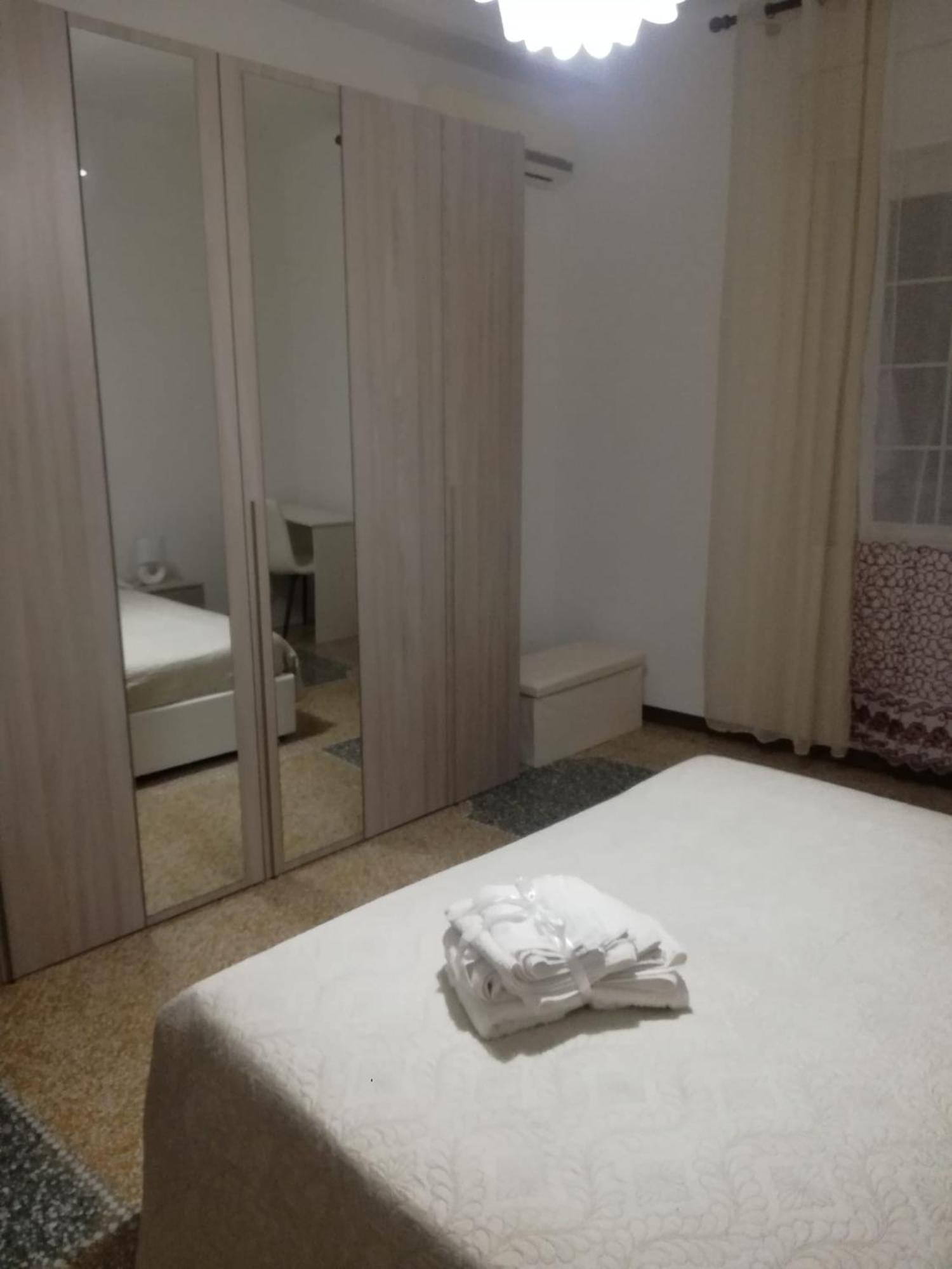 Appartamento La Casa Di Anna Taranto Esterno foto