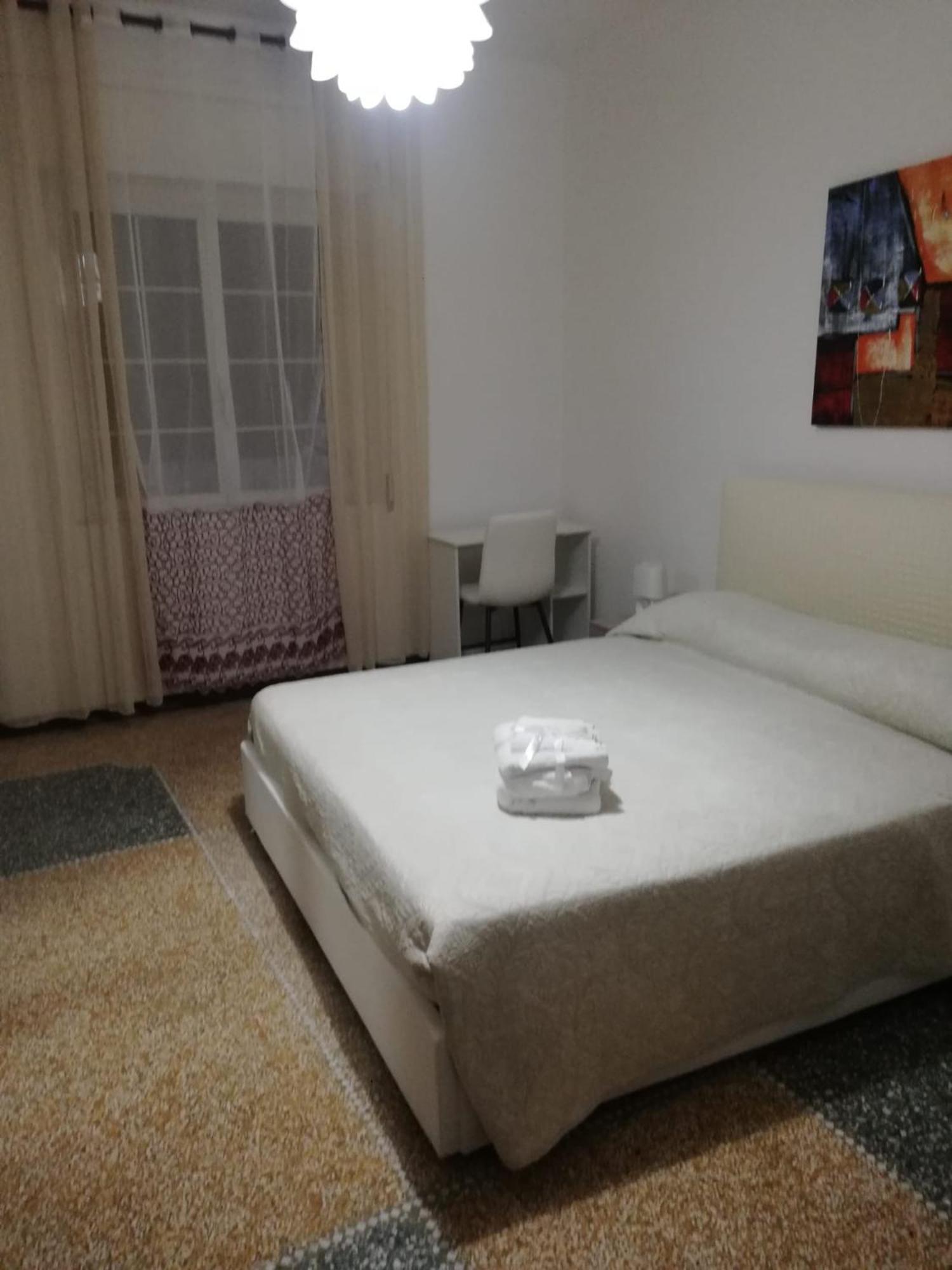 Appartamento La Casa Di Anna Taranto Esterno foto